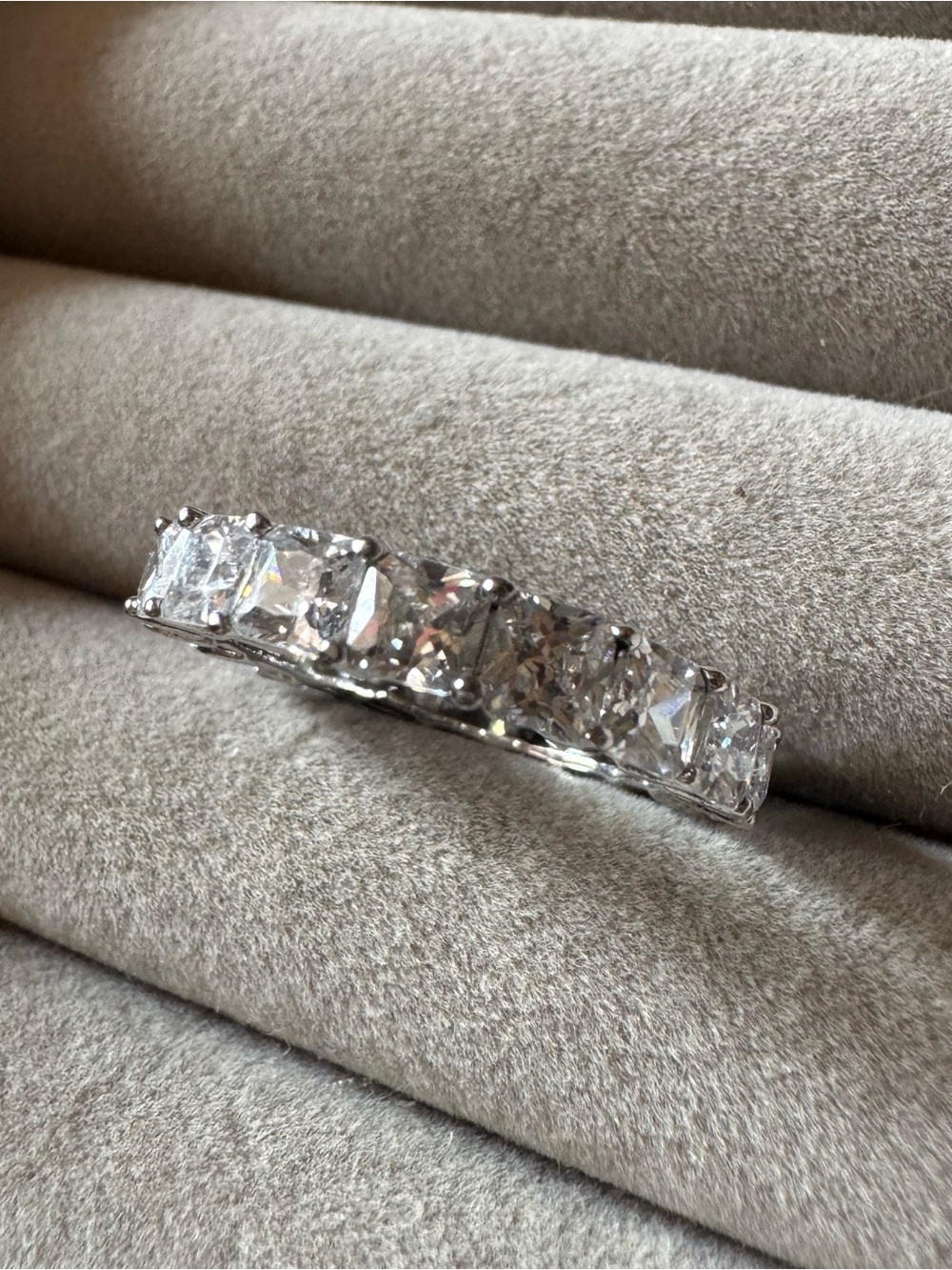 FZN 925 Sterling Silver Graduated Clear CZ Band Ring Size 9
